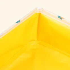 Portable Foldable Cat Litter Box – Perfect For Travel And Easy Cleanup Anywhere -A Great Coffee Shop Portable Foldable Cat Litter Box water proof